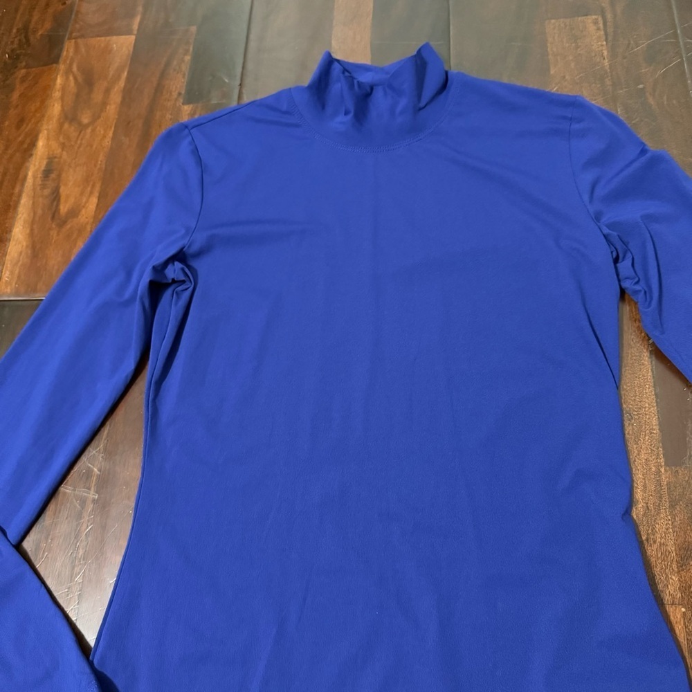 St. John Long Sleeve Turtle Neck Women’s Size P Blue Light Weight - Picture 2 of 6